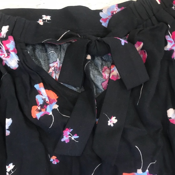 💐Floral Top 💐 - Picture 4 of 5